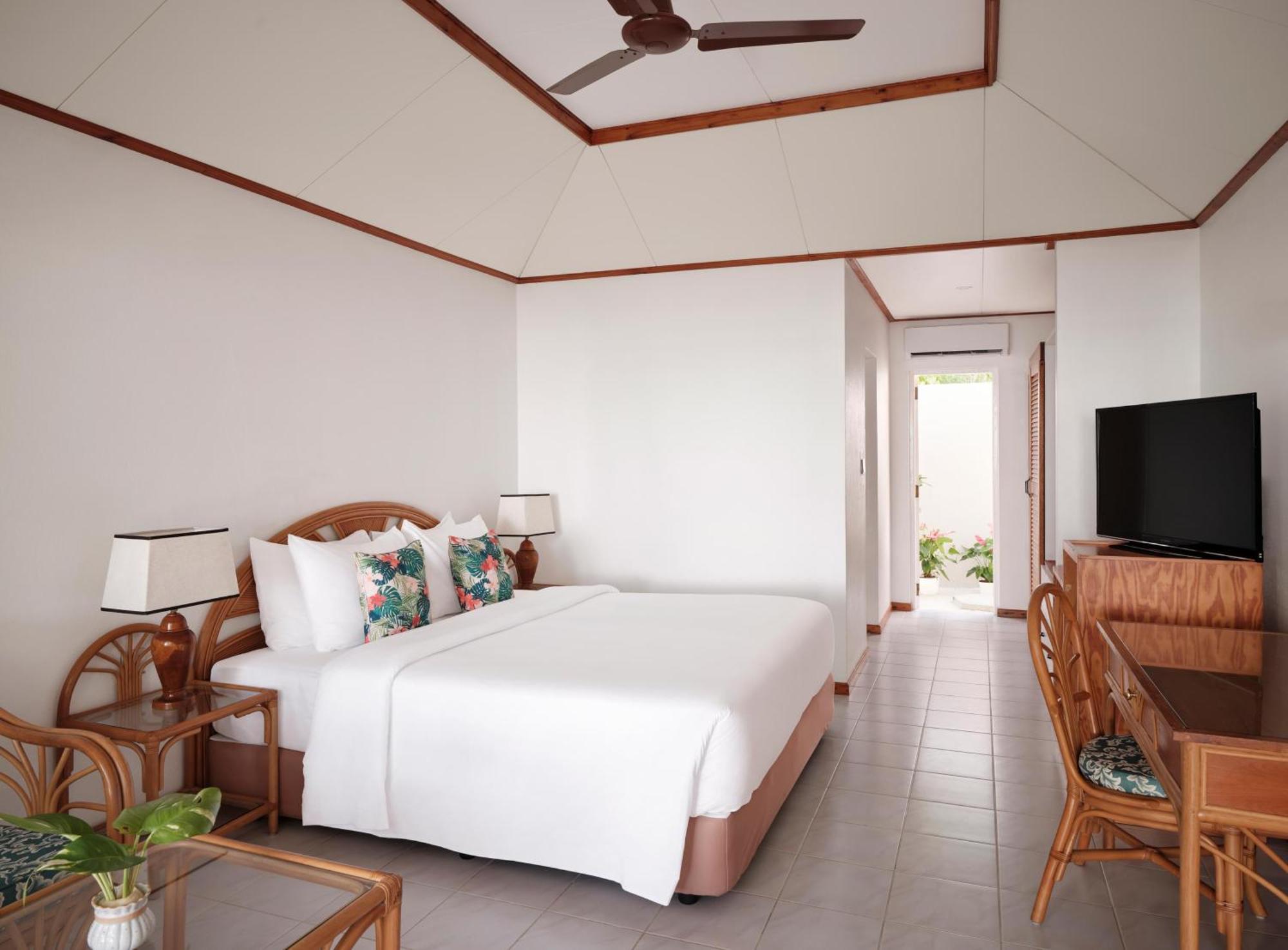 Villa Park Sun Island Resort - Complimentary One Way Domestic Transportation For Stays Of 7 Nights And More 01 April To 30 September 2025 Maamigili Island Room photo